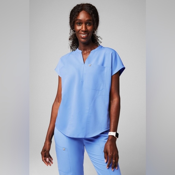 Fabletics Celi Blue Scrub Set- Evolve Top And On Call Joggers- S/M - Picture 3 of 9